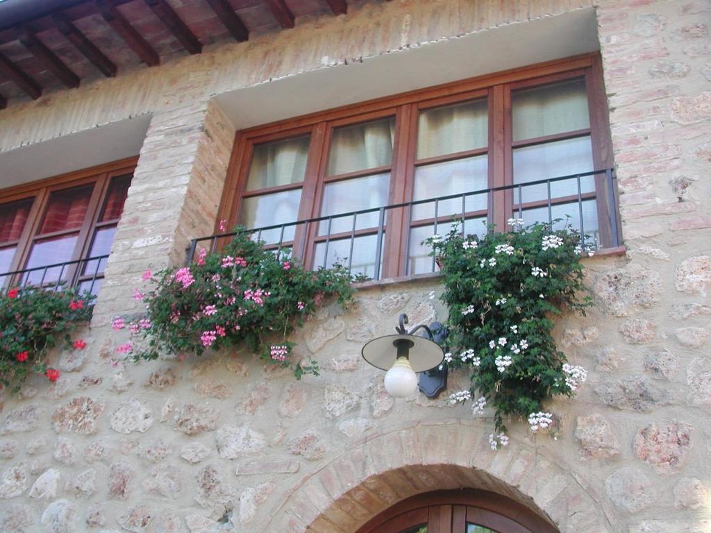 Casale Il Colombaio Di Toiano Vendégház Valli Szoba fotó